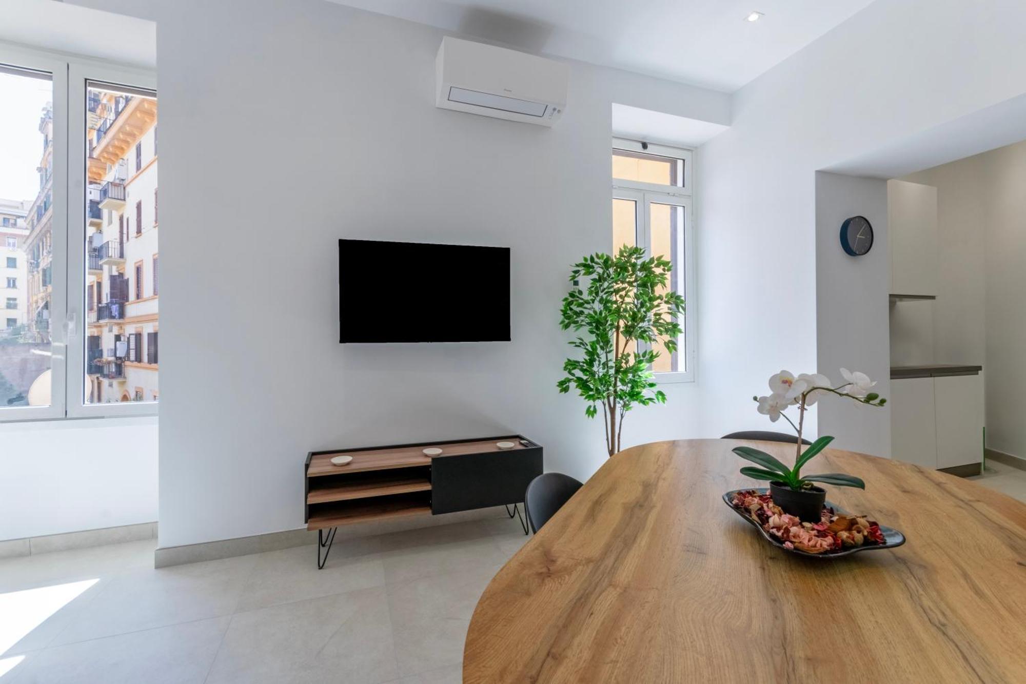 Appartamento Near To Colosseum Re-house *